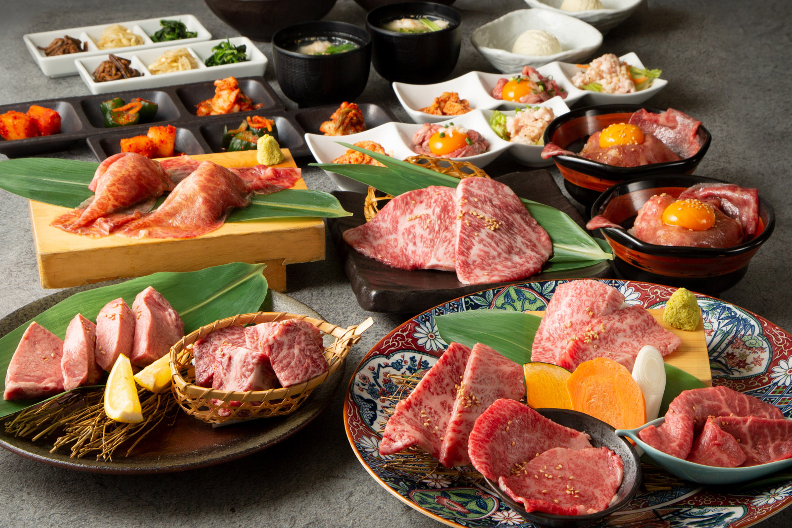 【忘年会のご案内】華やかに一年を締めくくる ─ 銀座炎蔵の贅沢忘年会